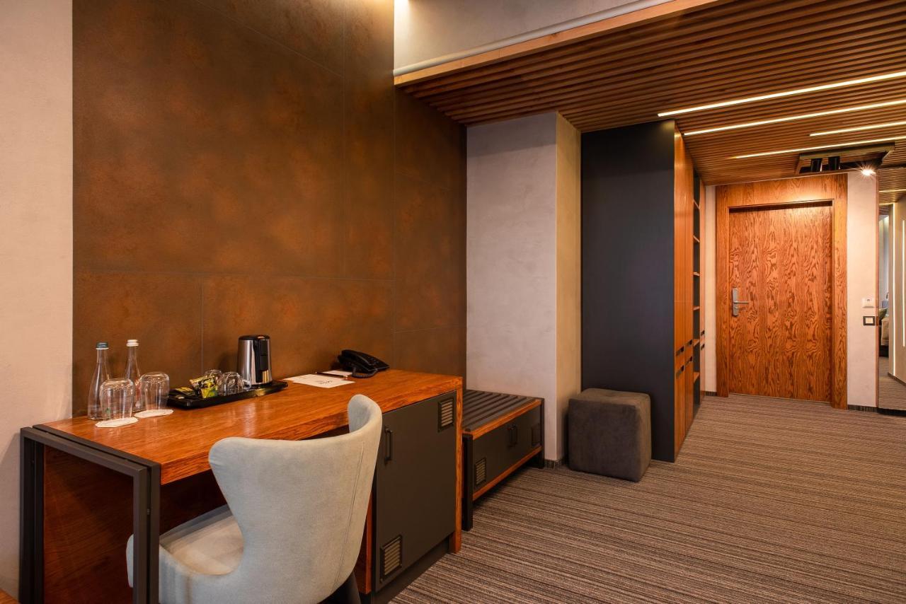 Mojo Boutique Hotel Lutsk Luaran gambar