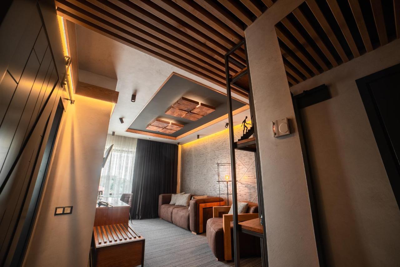 Mojo Boutique Hotel Lutsk Luaran gambar